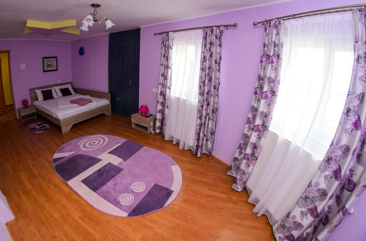 Casa Liana Hotel Oradea Buitenkant foto