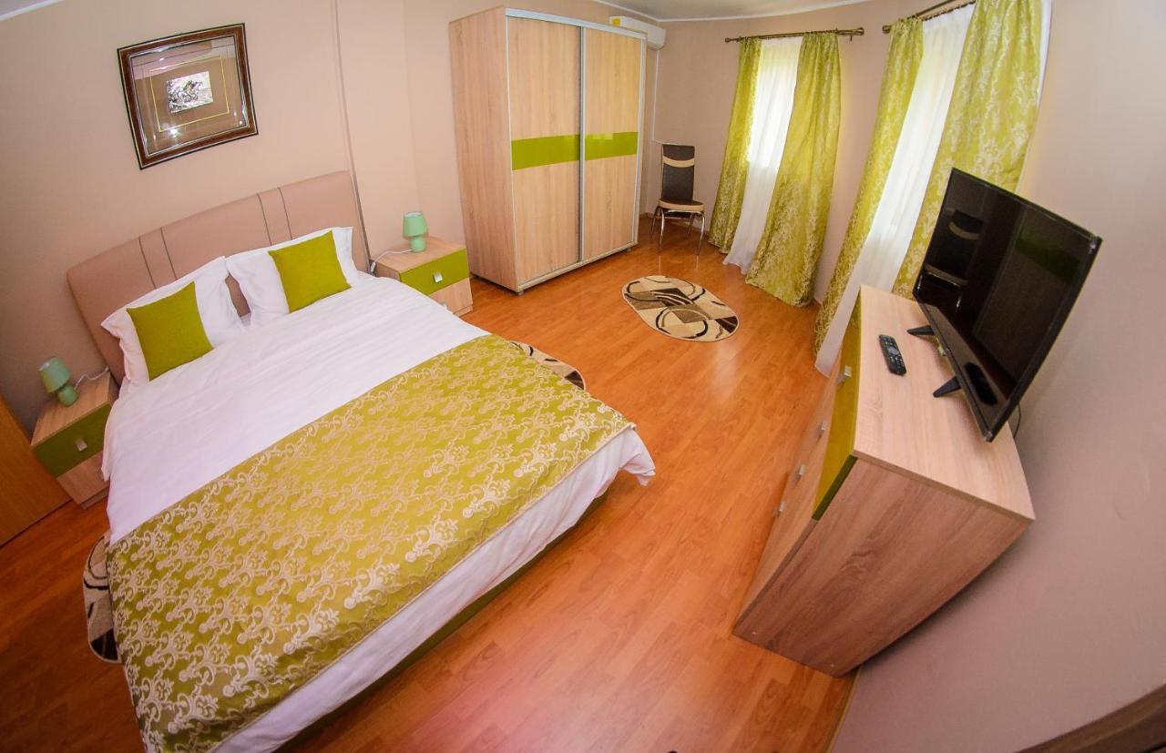 Casa Liana Hotel Oradea Buitenkant foto