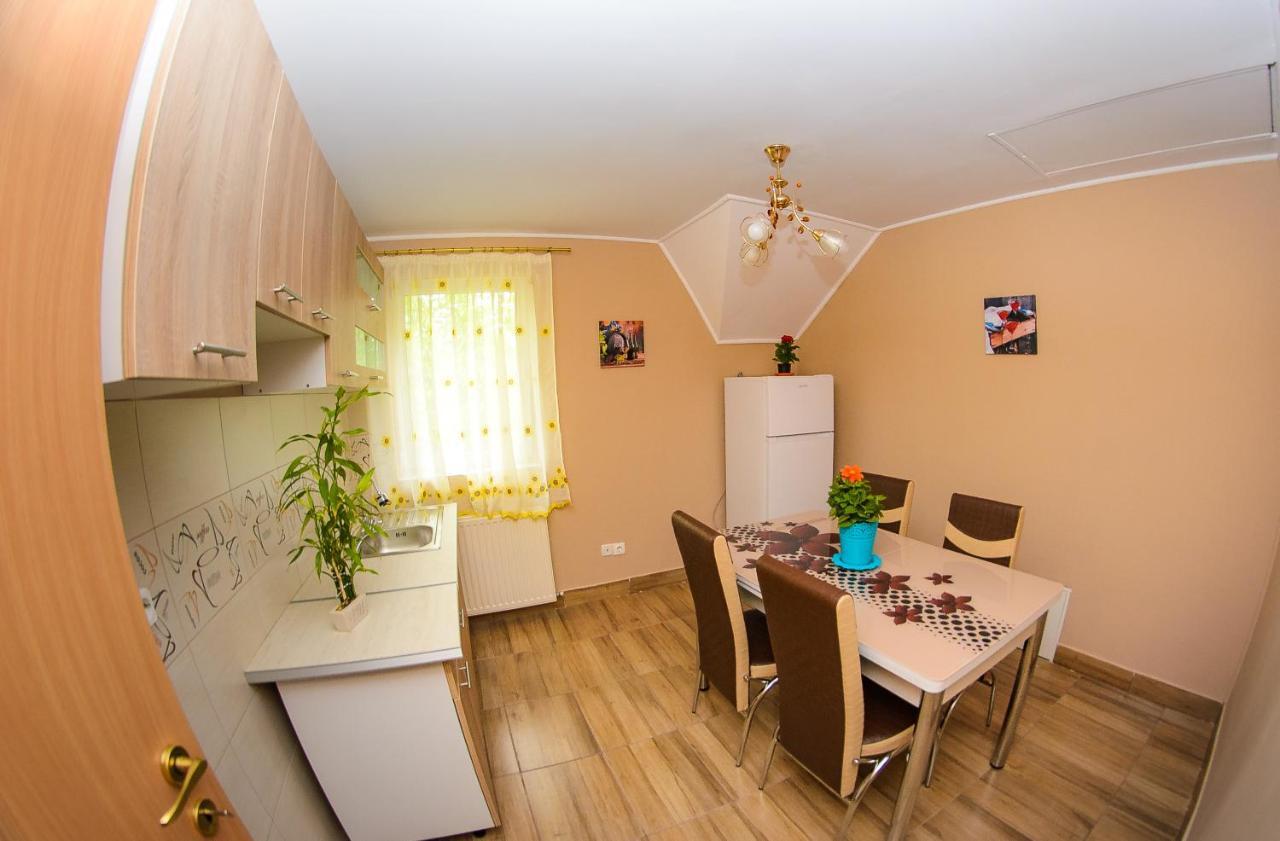 Casa Liana Hotel Oradea Buitenkant foto