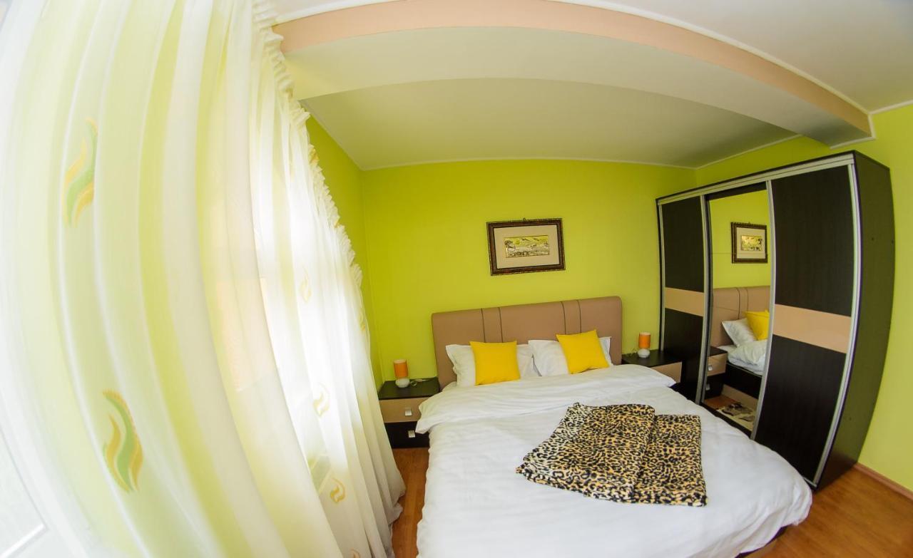 Casa Liana Hotel Oradea Buitenkant foto