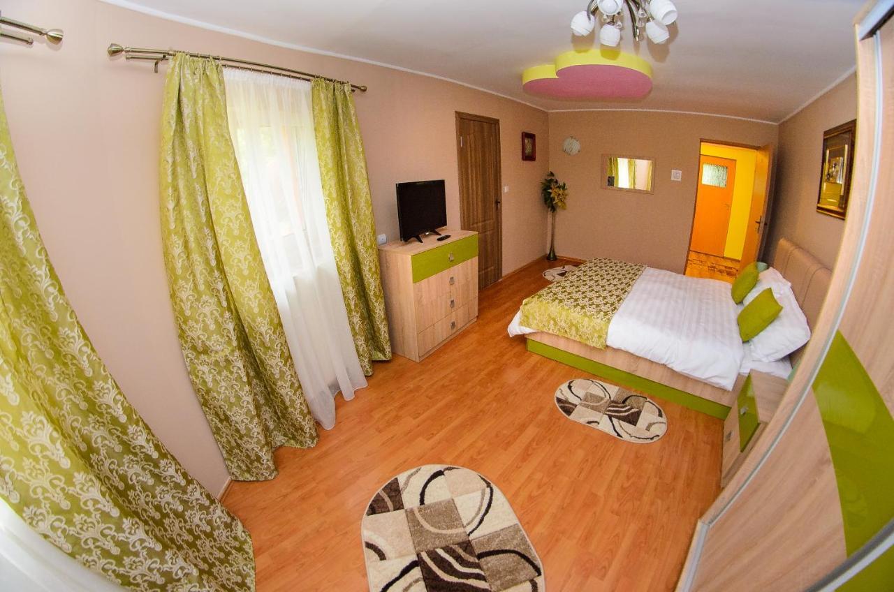 Casa Liana Hotel Oradea Buitenkant foto